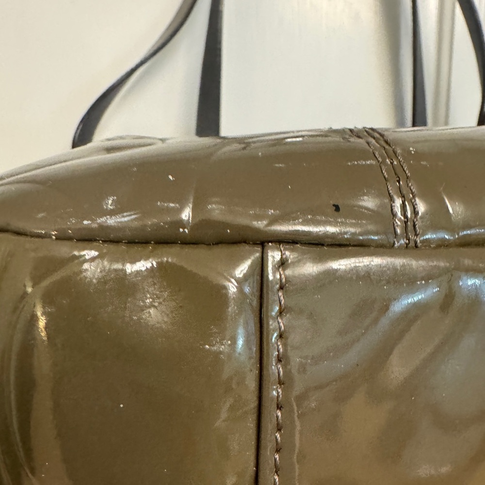 COACH 🔥 Olive Green Op Art Embossed Patent Leather East West Gallery Tote - Picture 5 of 12